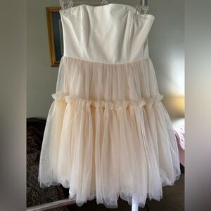 NWT Mable Women’s Cream Tulle Tiered Dress